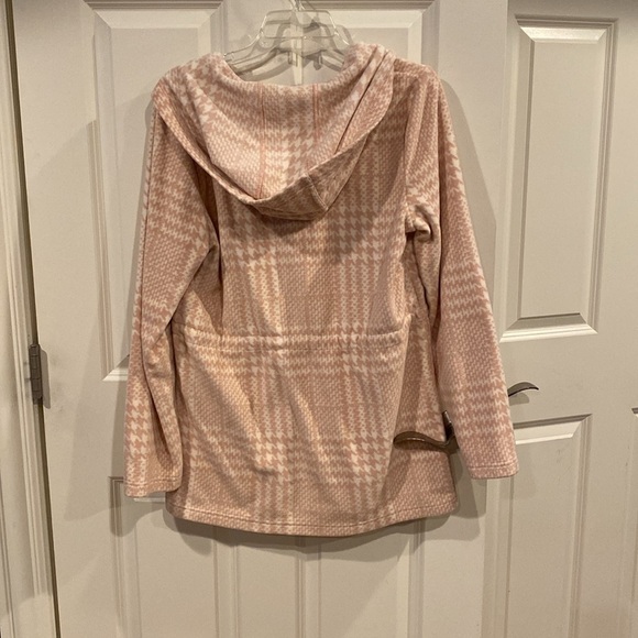 10 Liz Claiborne NewYork pink and white hooded jacket - Picture 2 of 4